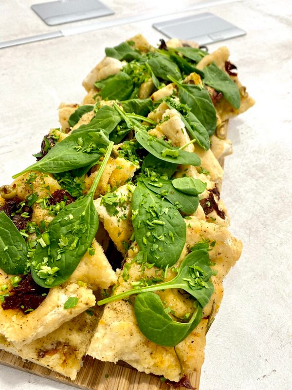 Spenótos, paradicsomos focaccia - Vári Adrienn receptje